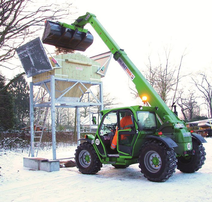 HKL Mietmaschinen übernehmen Winterdienstaufgaben